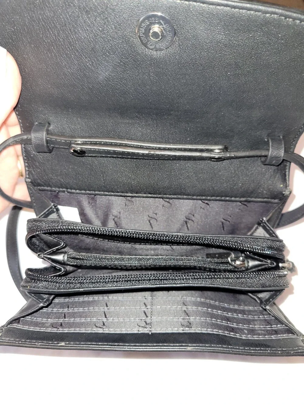 Simply Vera Vera Wang black faux leather crossbody bag